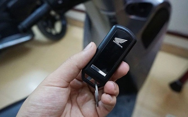Làm khóa từ cho xe máy