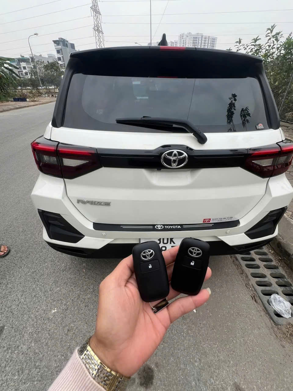 làm chìa khoá xe toyota Raize
