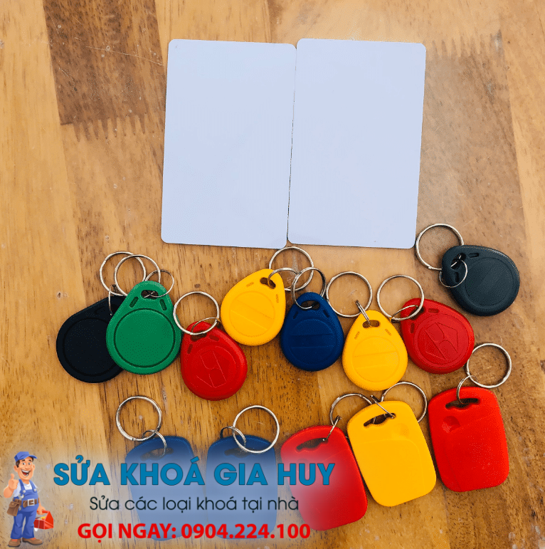 Sao chép thẻ từ khóa cửa