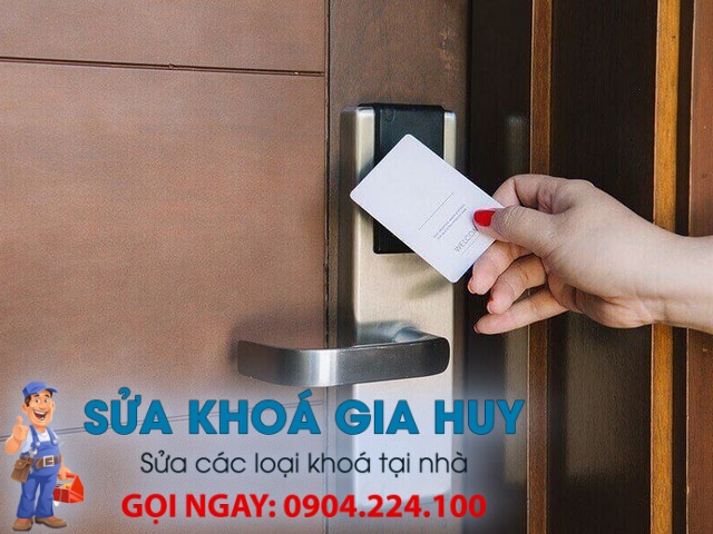 Sao chép thẻ từ khóa cửa
